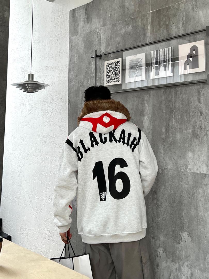 Minimal leather sneakers