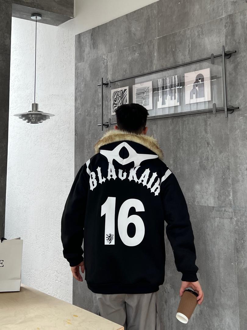 Minimal leather sneakers